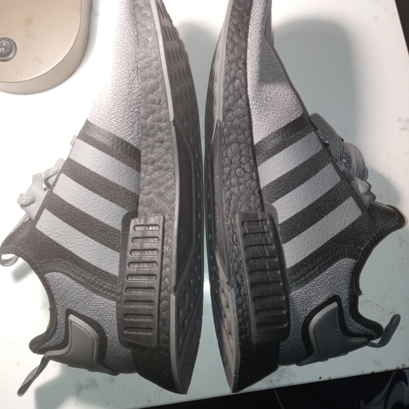 Adidas - Picture 3 of 5